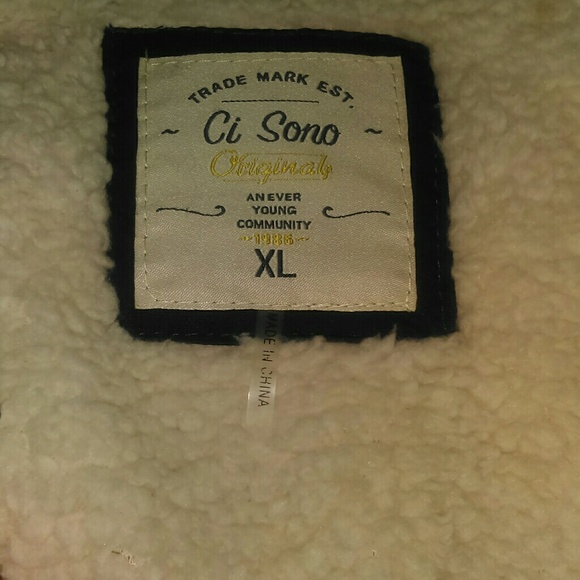 Vest - Picture 3 of 5